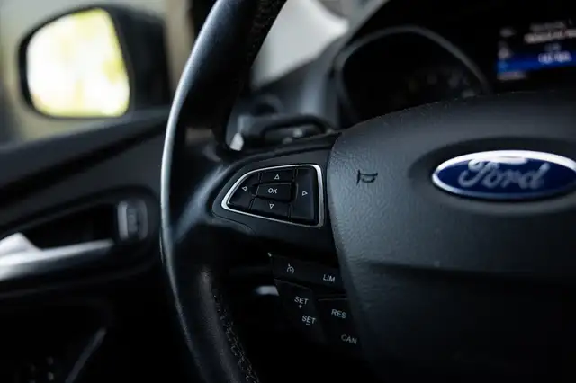 Ford Focus view 15