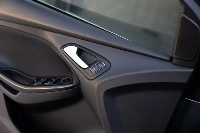 Ford Focus view 26