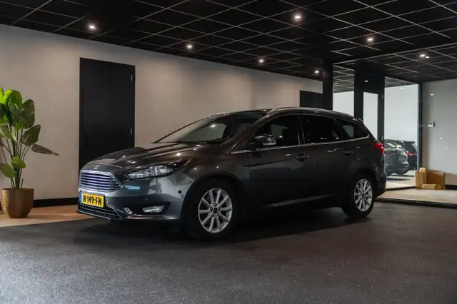Ford Focus view 25