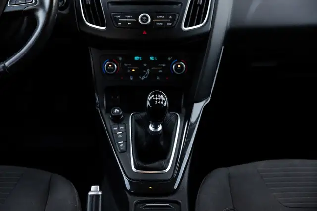 Ford Focus view 19