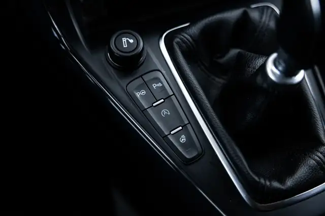 Ford Focus view 24