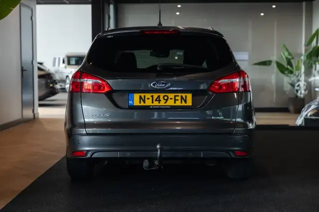 Ford Focus view 10
