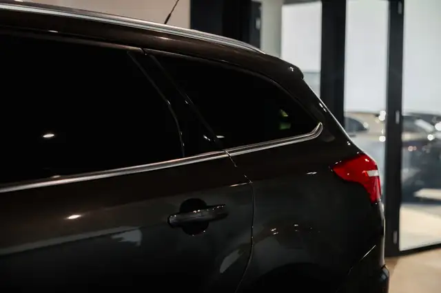 Ford Focus view 12