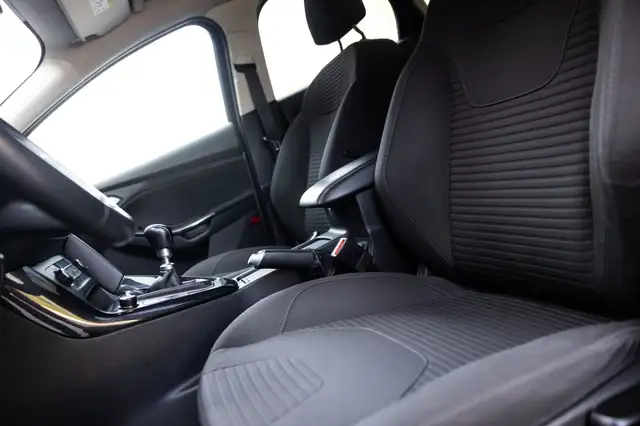 Ford Focus view 4