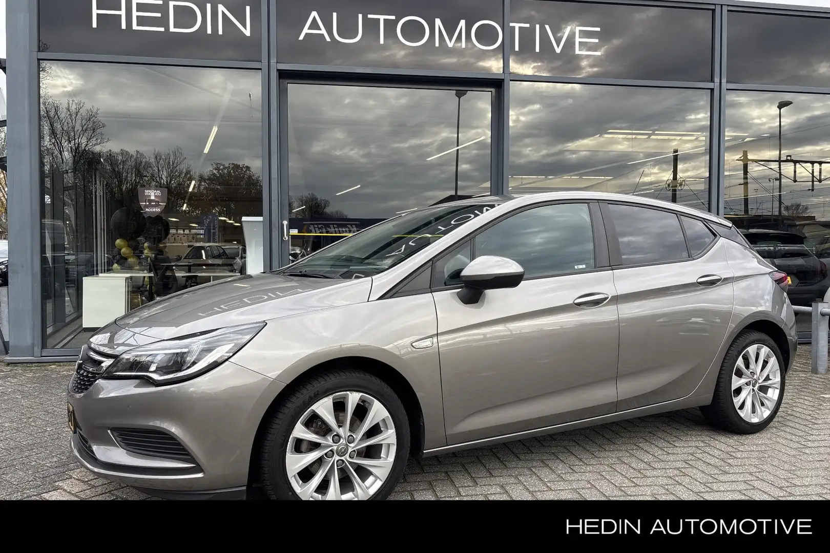 Opel Astra 105 PK Online Edition | Navigatie via App | Trekha Gris - 1