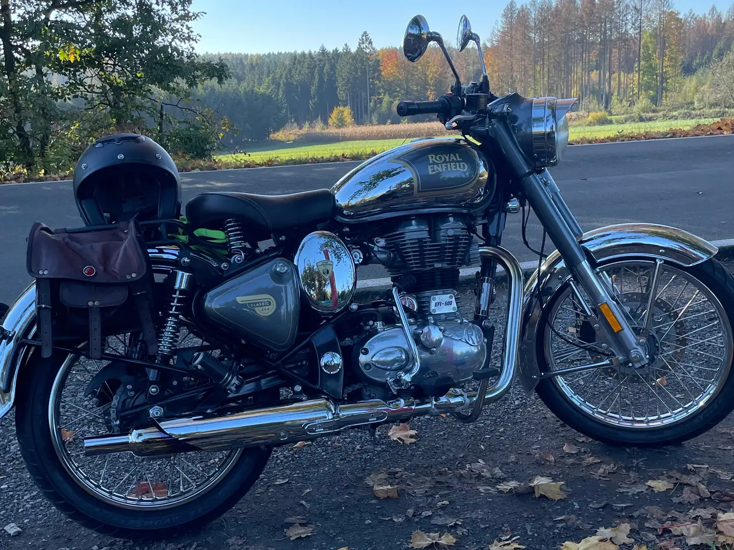 Royal Enfield Classic - 1