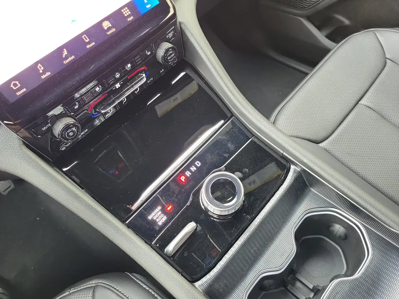 Jeep Grand Cherokee снимка Jeep Grand Cherokee