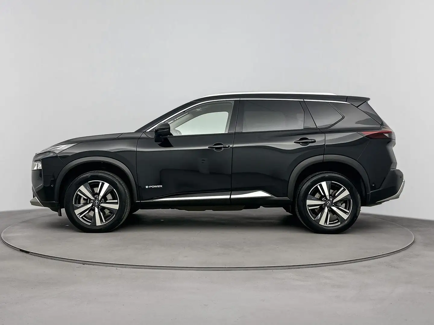 Nissan X-Trail 1.5 e-Power Tekna 204PK | Automaat | Navigatie | A Zwart - 2