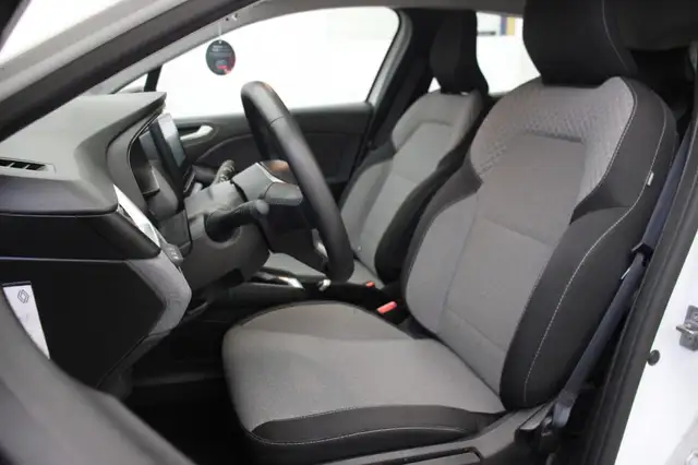 Renault Clio view 9