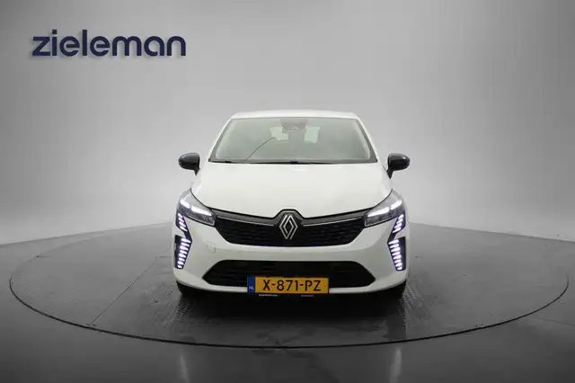 Renault Clio view 15