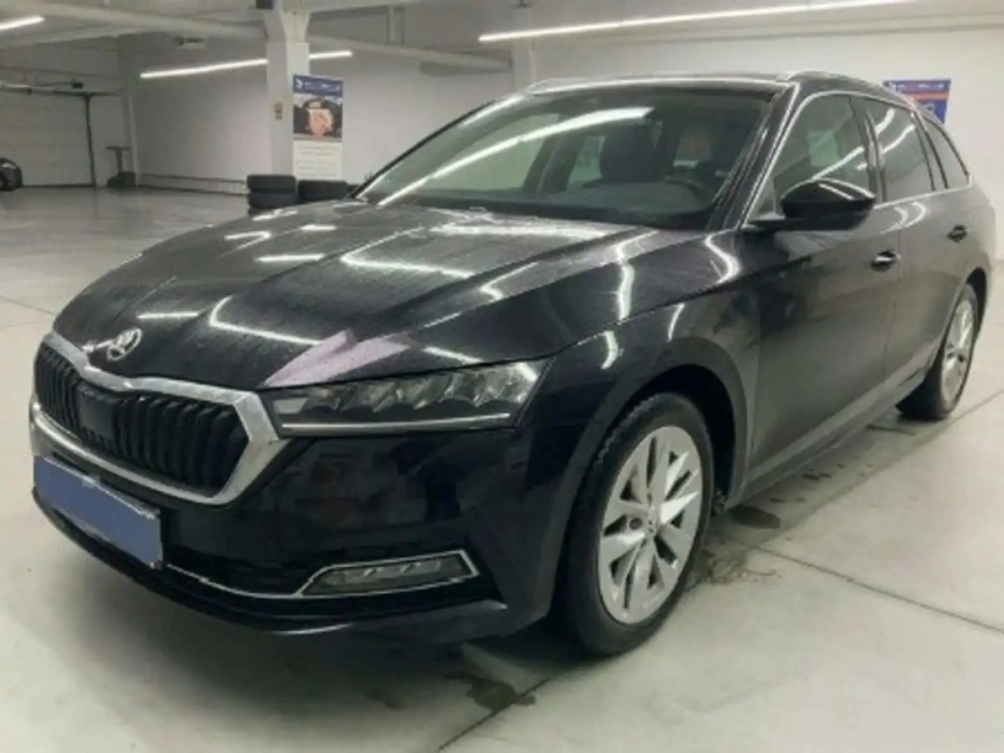 Skoda Octavia Combi 1,5 TSI First Edition Navi LED Schwarz - 2