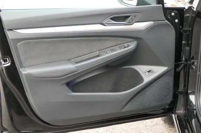 Volkswagen Golf view 5