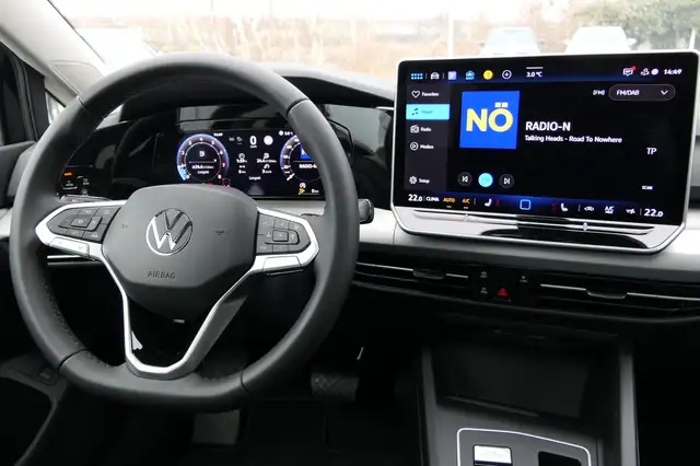 Volkswagen Golf view 9