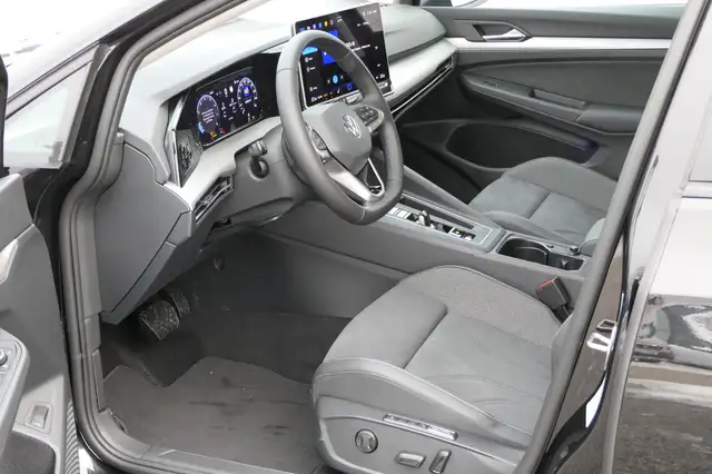 Volkswagen Golf view 6