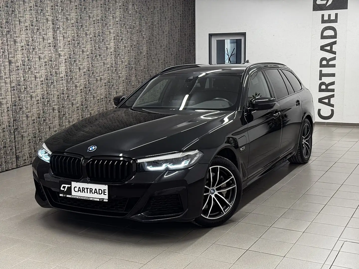 BMW 530 e Touring Aut. M-SPORTPAKET /LED/ VIRTUAL/ NAVI... Schwarz - 2