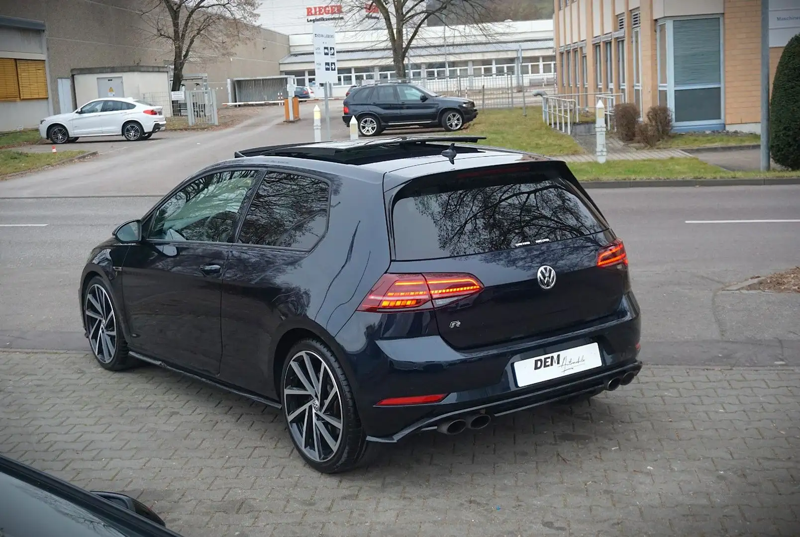 Volkswagen Golf VII Lim. R 4Motion / Pano./ Leder / ACC / Blau - 2