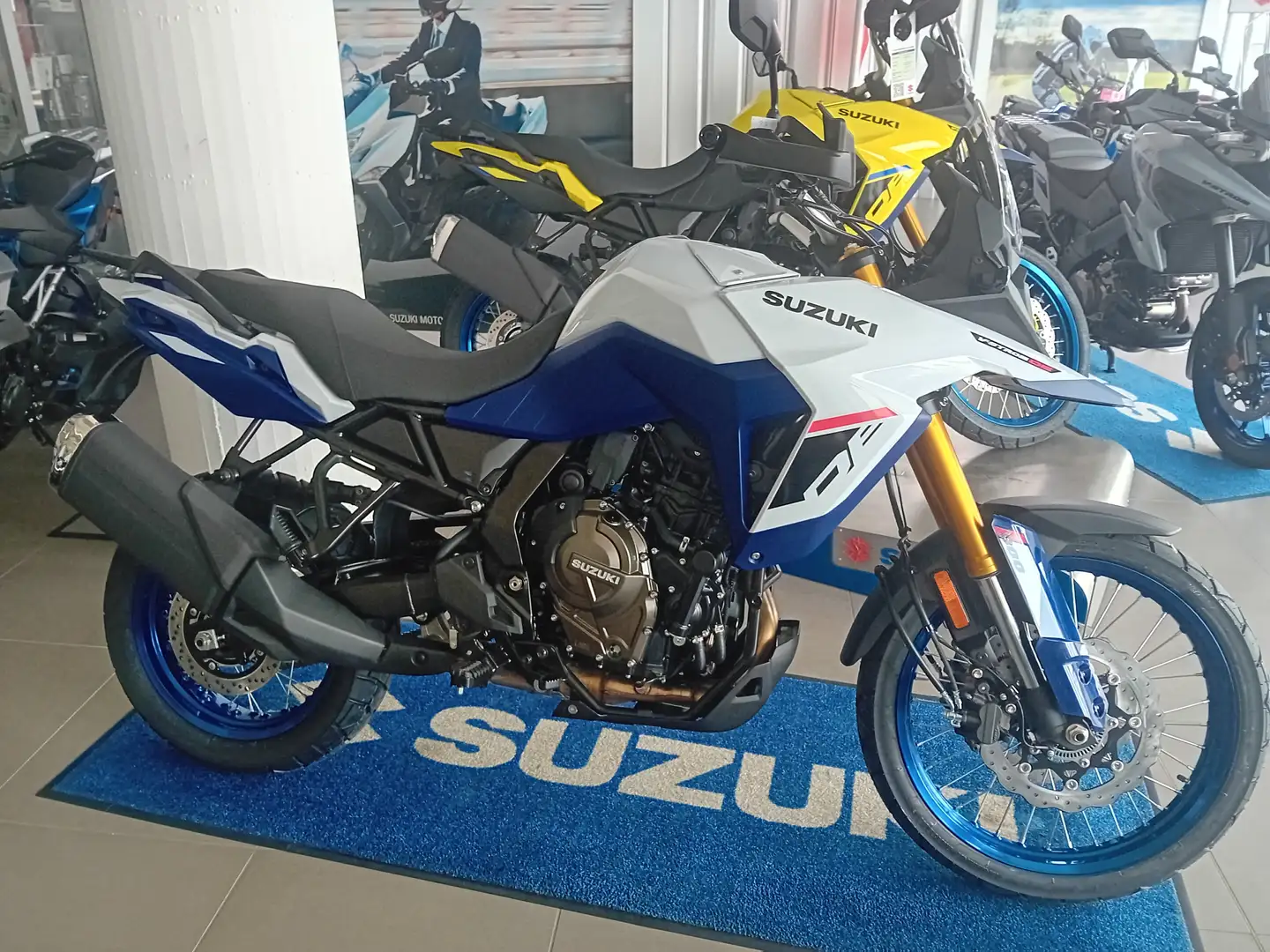 Suzuki V-Strom 800DE Bianco - 1