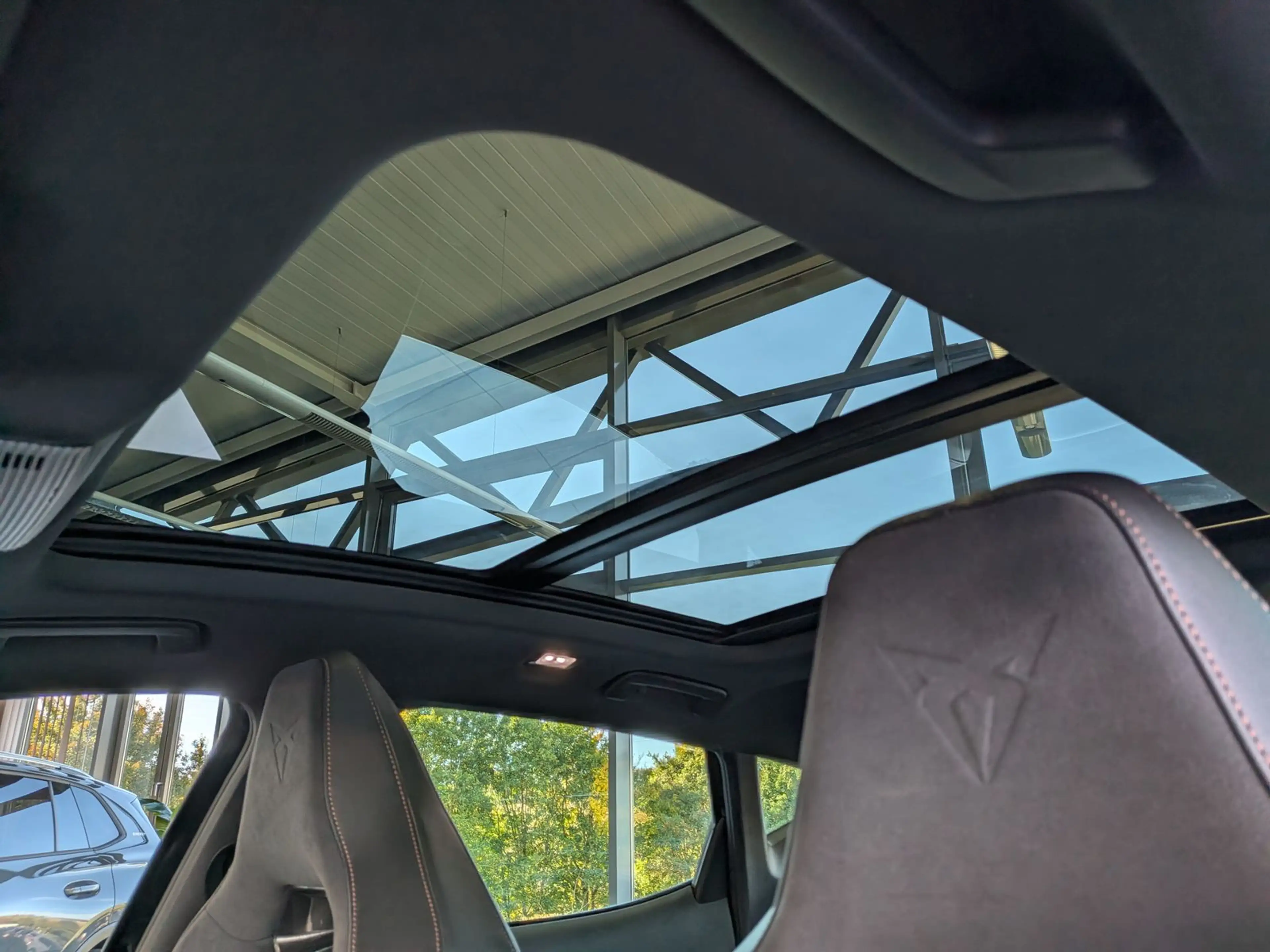 CUPRA Formentor 1.5 eTSI Pano Sennh DCC Matrix AHK 19" — photo 15