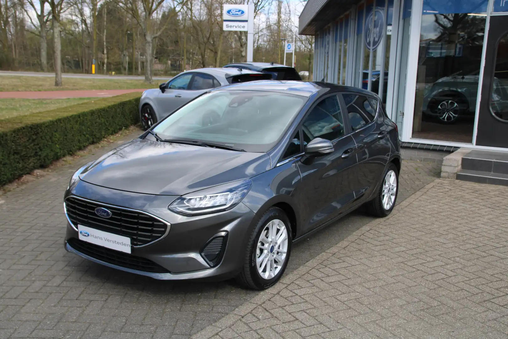 Ford Fiesta 1.0 EcoBoost 125 PK Hybrid Titanium X NAVIGATIE | Grijs - 2
