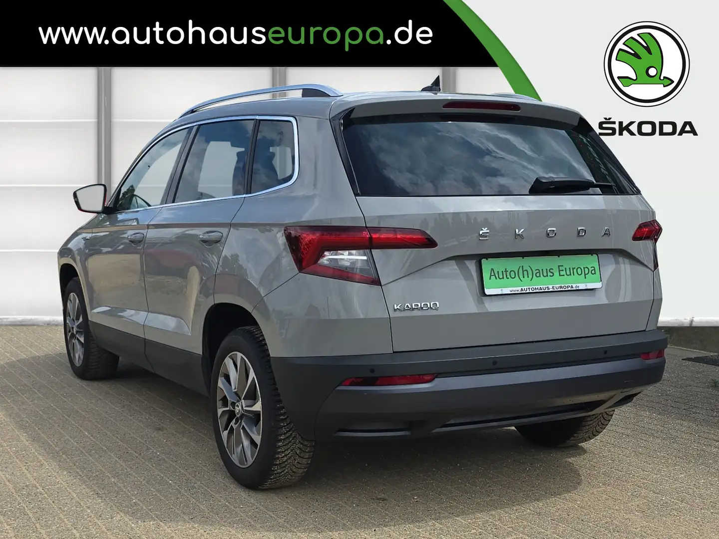 Skoda Karoq 1.5 TSI ACT Clever ACC Pano 4xSHZ AHK LED Grau - 2