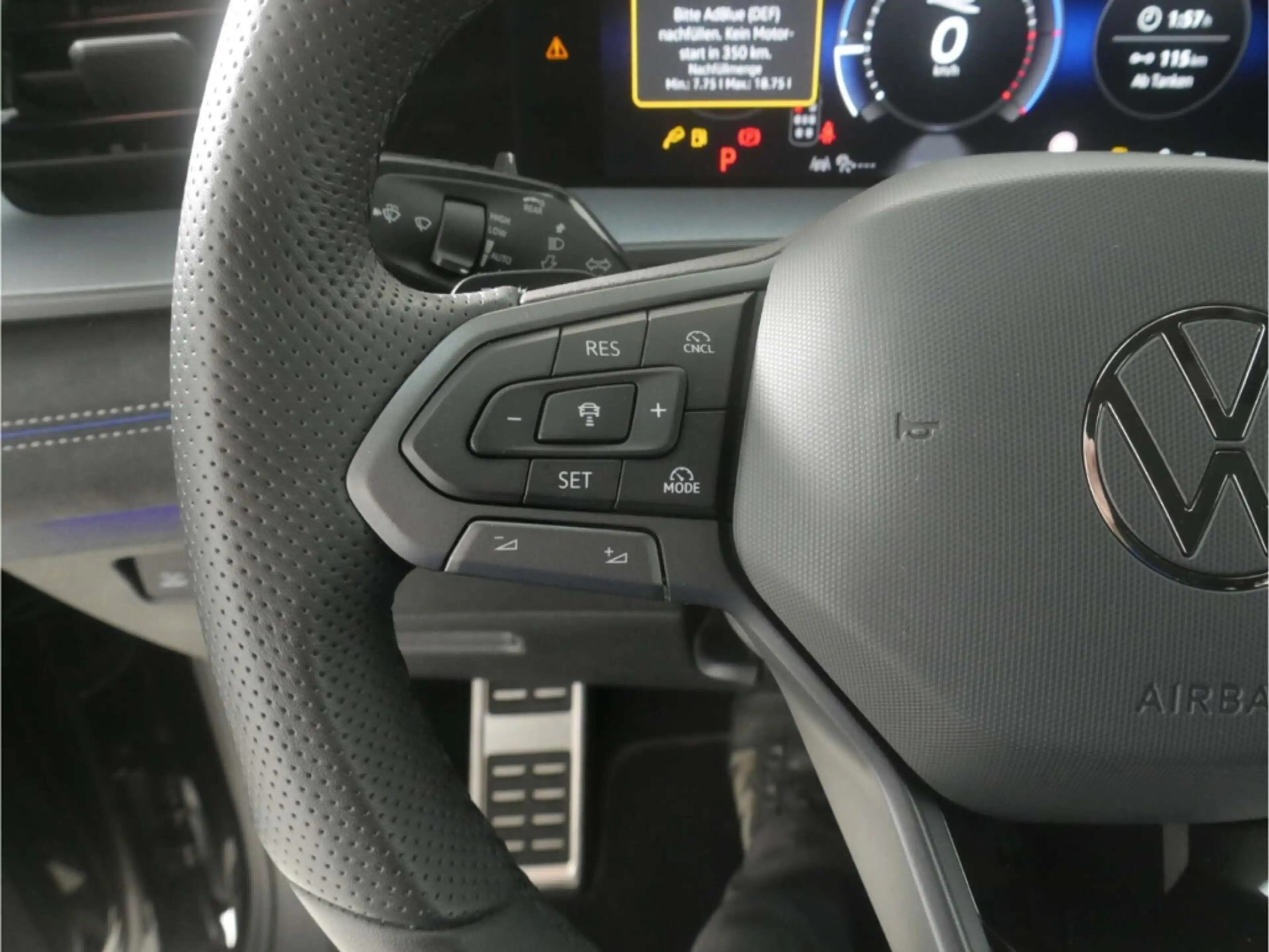 Volkswagen Tayron 2.0 TDI 4Mot. R-Line Black Style DSG AHK — photo 11