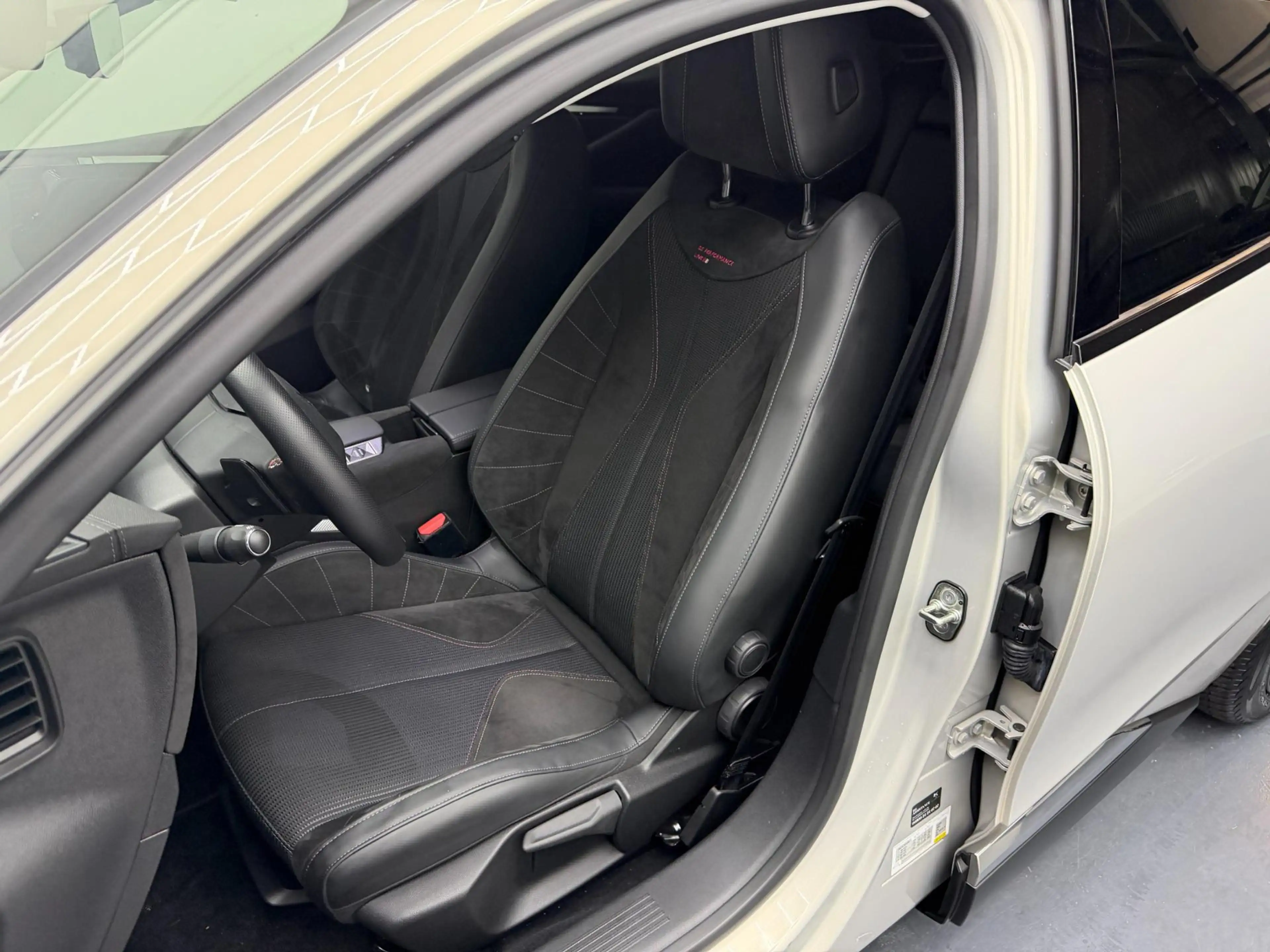 DS Automobiles DS 4 1.6 Plug-In Hybrid 225PK Performance Line+ - Camer — photo 9