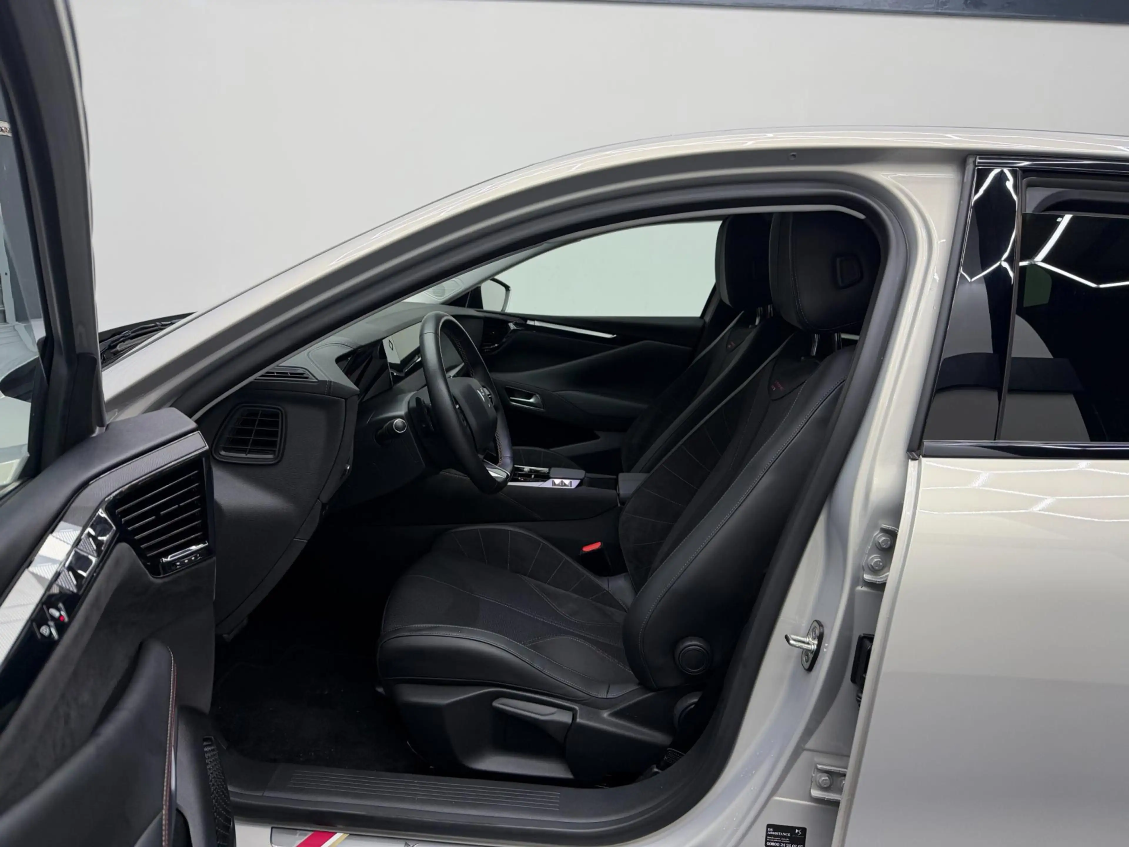 DS Automobiles DS 4 1.6 Plug-In Hybrid 225PK Performance Line+ - Camer — photo 8
