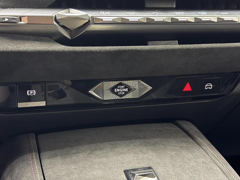 DS Automobiles DS 4 1.6 Plug-In Hybrid 225PK Performance Line+ - Camer — photo 31