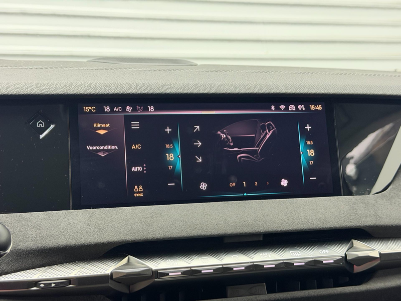 DS Automobiles DS 4 1.6 Plug-In Hybrid 225PK Performance Line+ - Camer — photo 26
