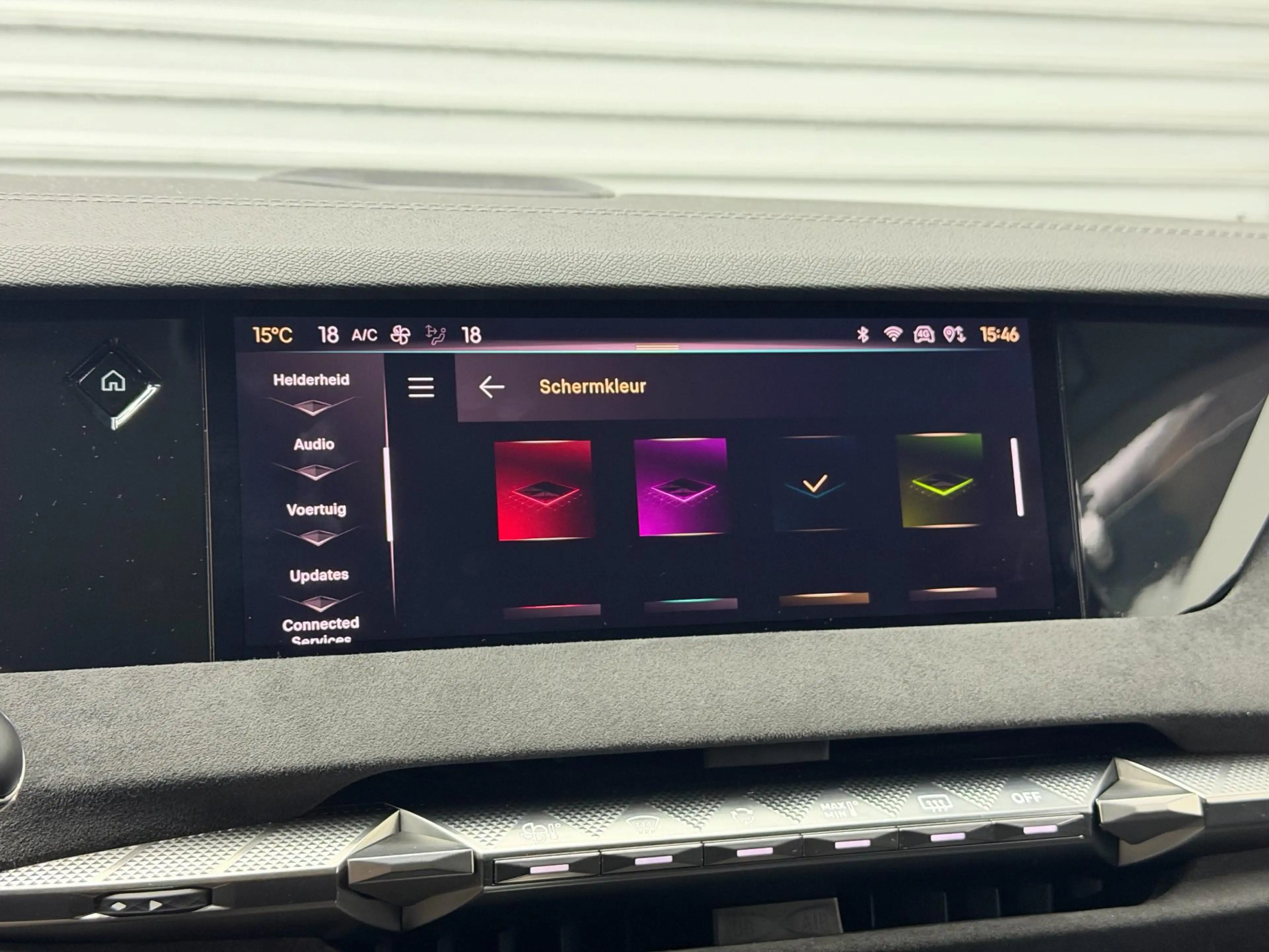 DS Automobiles DS 4 1.6 Plug-In Hybrid 225PK Performance Line+ - Camer — photo 29
