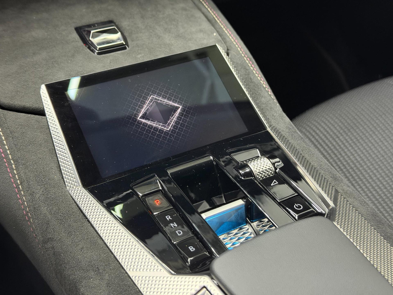 DS Automobiles DS 4 1.6 Plug-In Hybrid 225PK Performance Line+ - Camer — photo 30