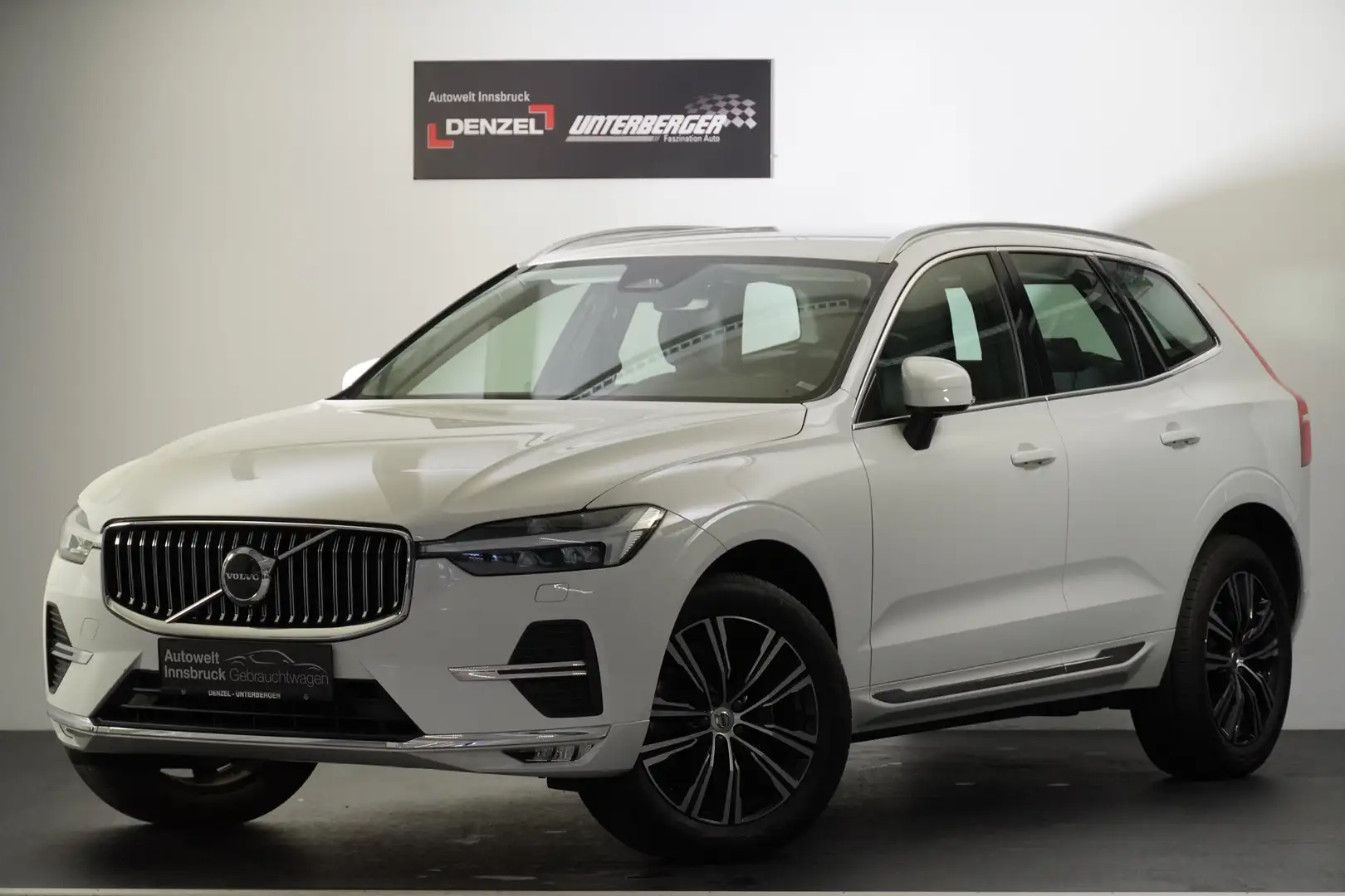 Volvo XC60 B4 Inscription AWD Geartronic Weiß - 2
