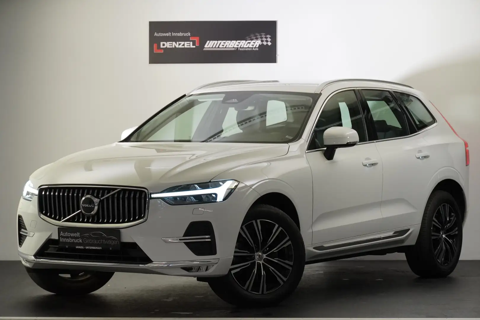 Volvo XC60 B4 Inscription AWD Geartronic Weiß - 1