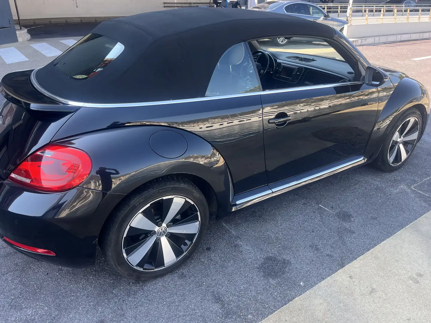 Volkswagen Coccinelle Coccinelle Cabriolet 1.2 TSI 105 BMT DSG7Couture Exclusive Schwarz - 2