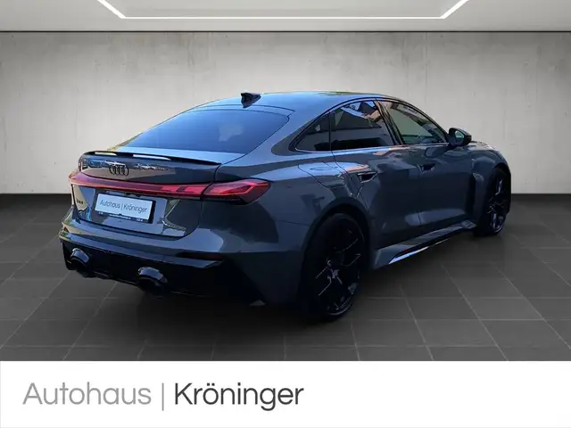 Audi RS5 view 2