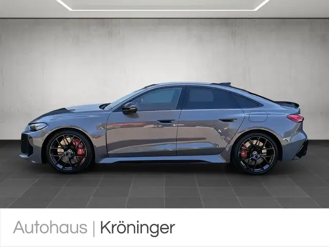 Audi RS5 view 3