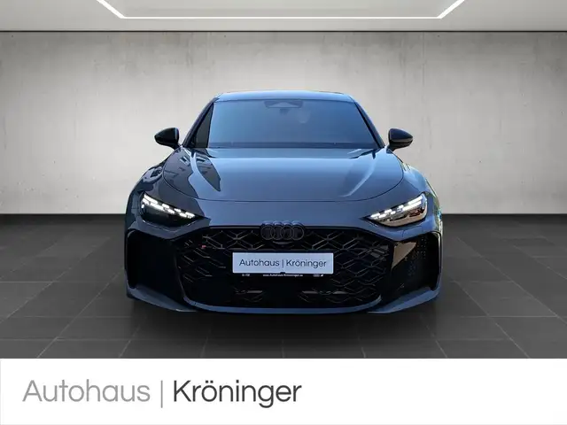 Audi RS5 view 5
