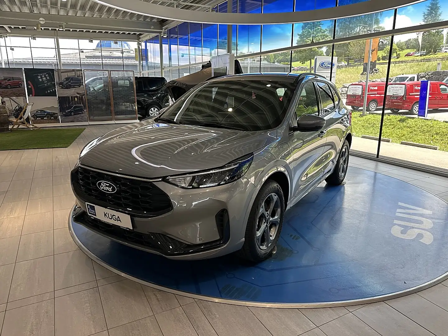 Ford Kuga 2,5 Duratec PHEV ST-Line Aut. Silber - 1