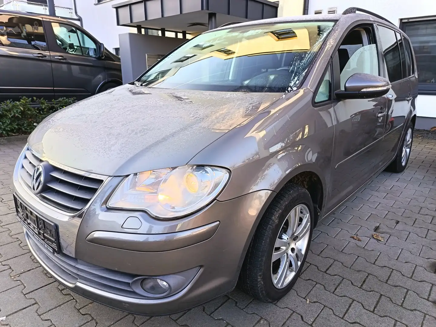 Volkswagen Touran 1.4 Trendline/Xenon/TÜV 7/2027 Grau - 1