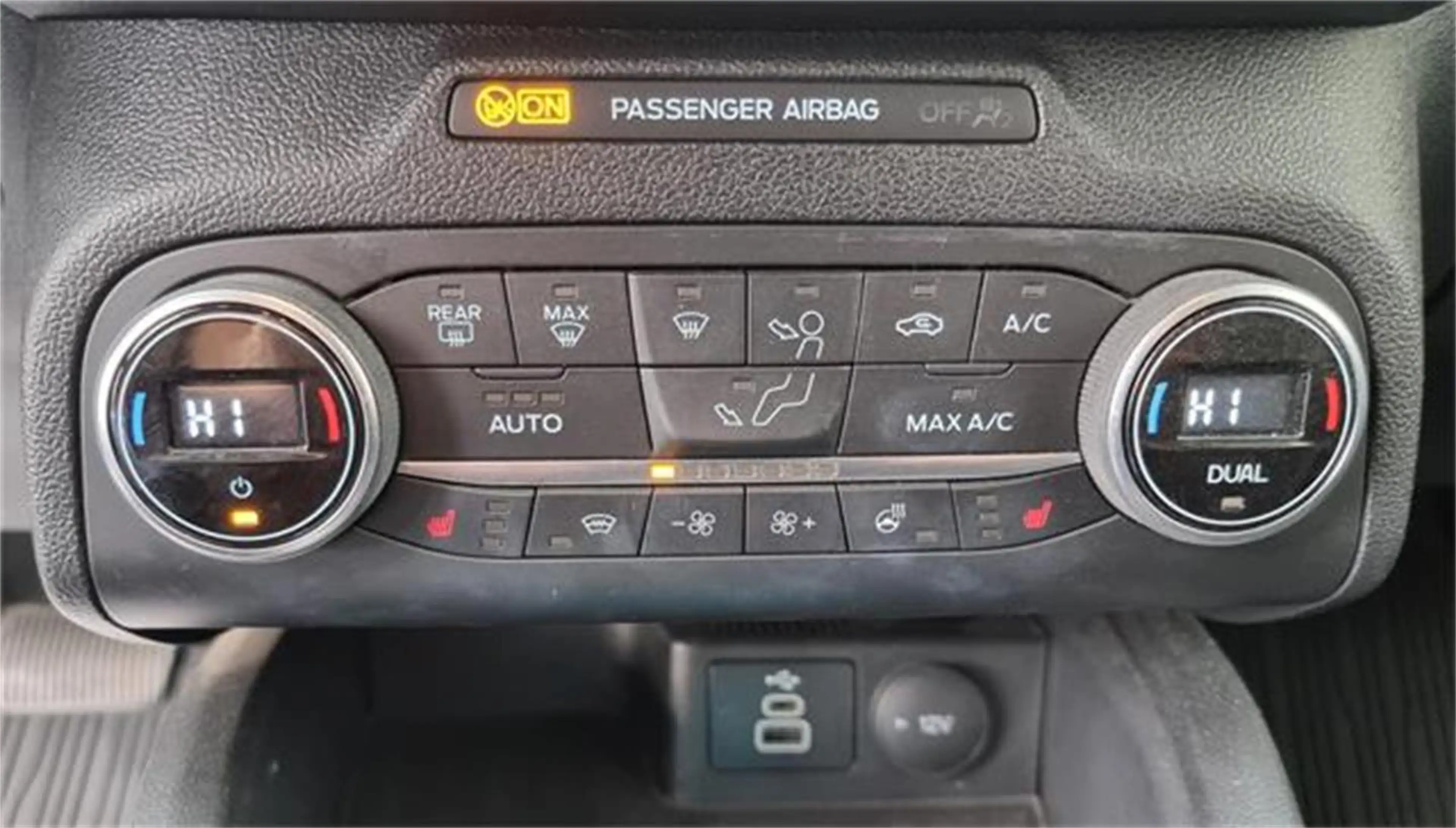 Ford Focus Turnier 1,5 EcoBoost Hybrid Active mit Navig — photo 14