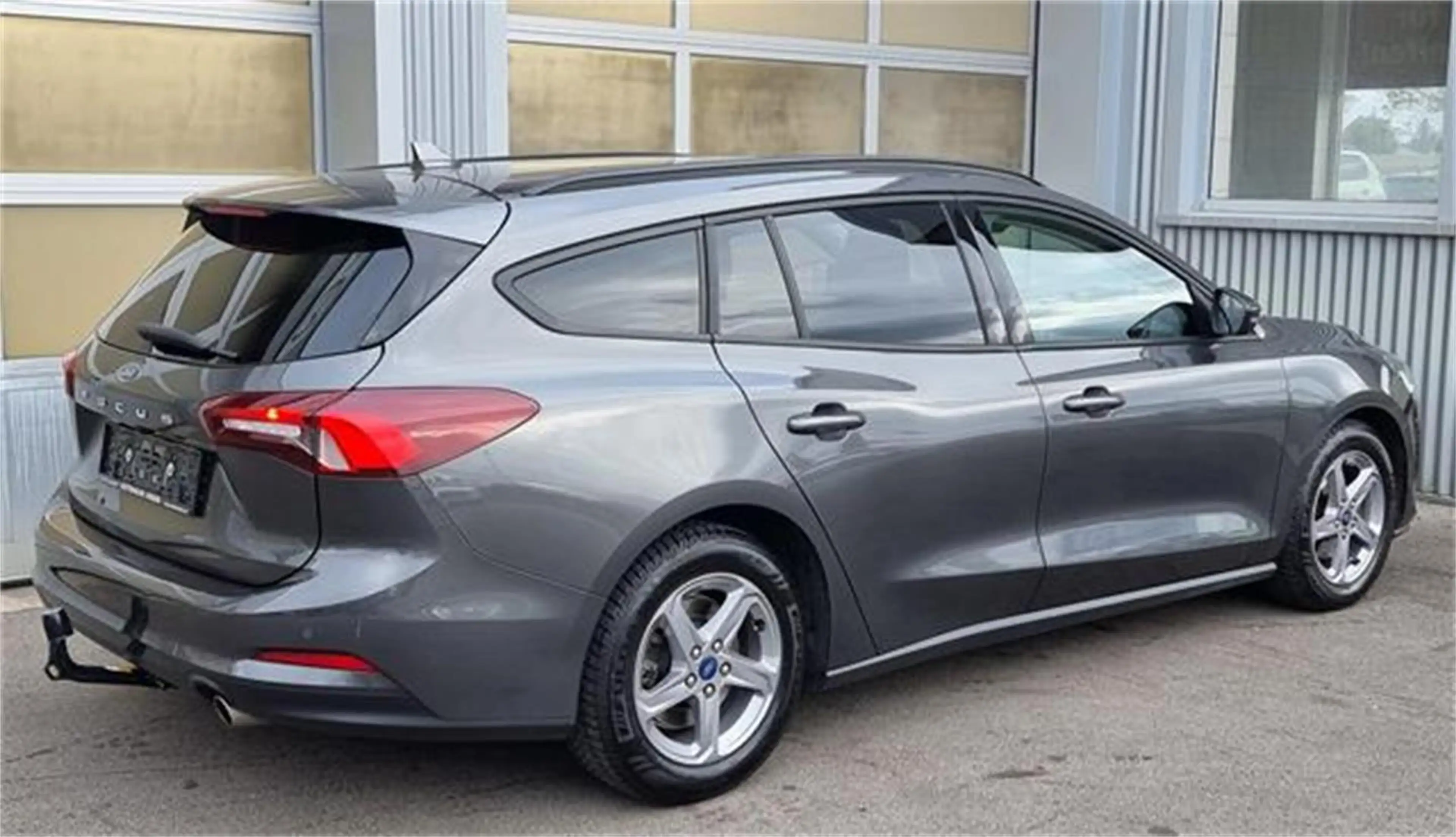 Ford Focus Turnier 1,5 EcoBoost Hybrid Active mit Navig — photo 4