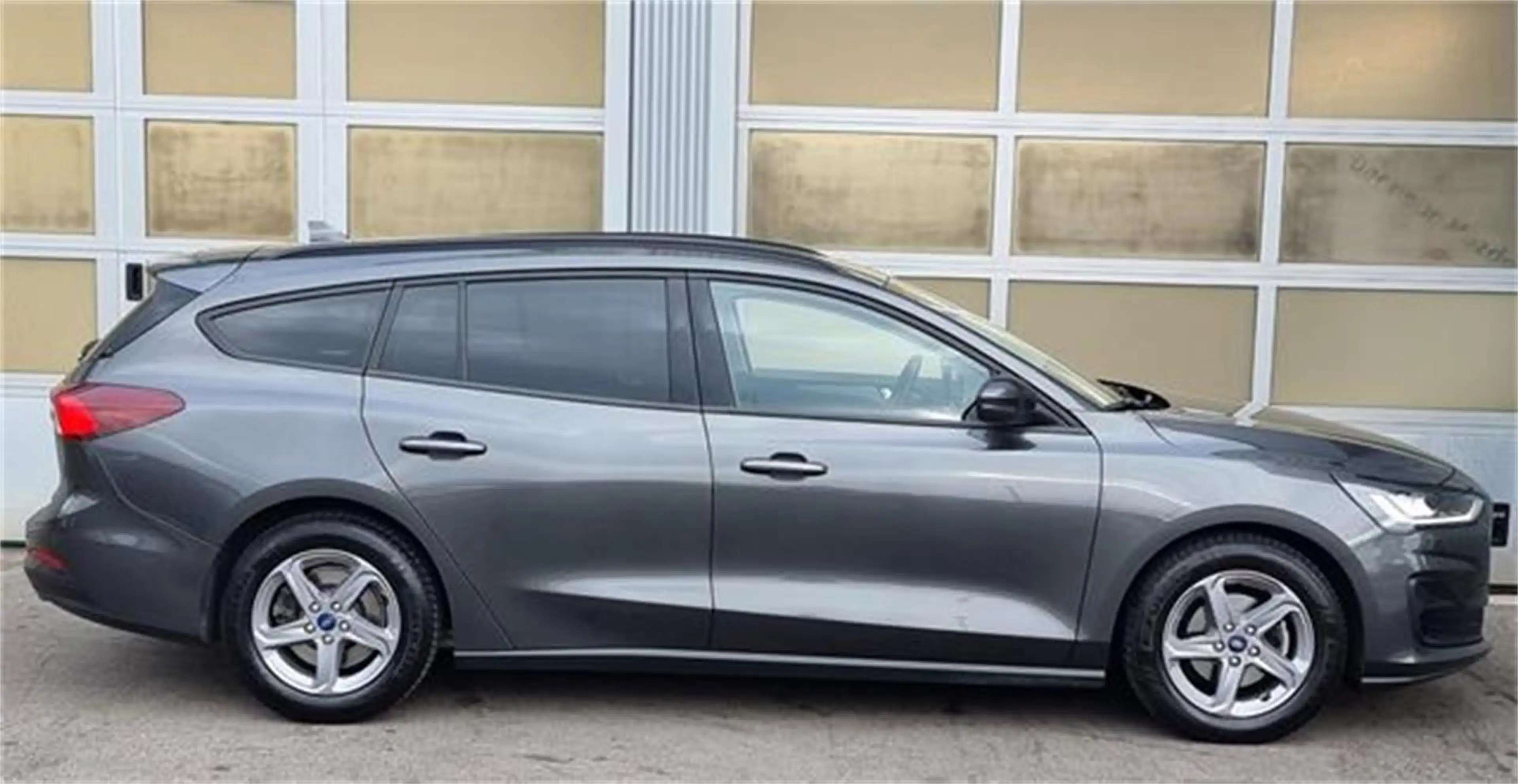 Ford Focus Turnier 1,5 EcoBoost Hybrid Active mit Navig — photo 5
