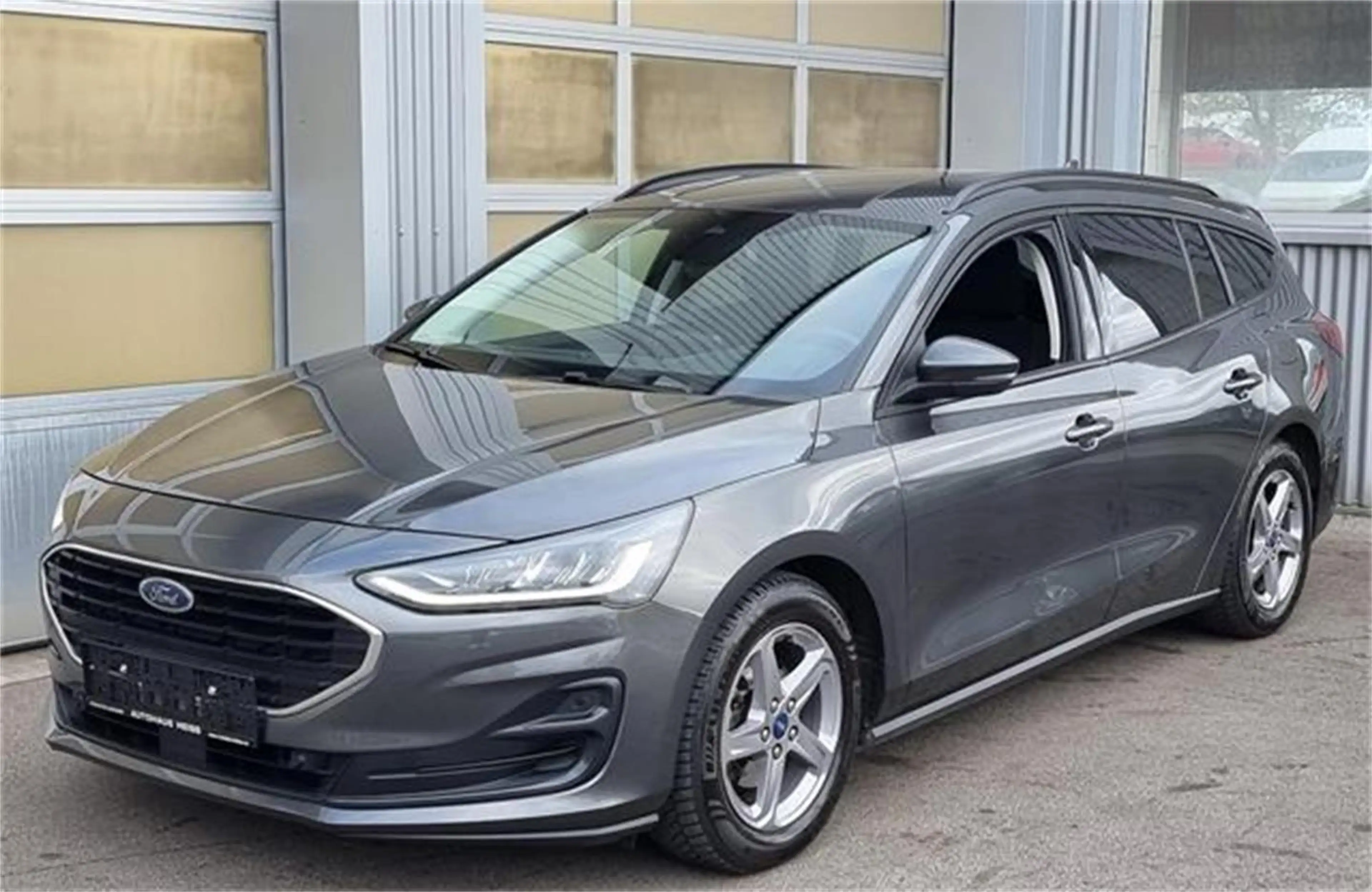 Ford Focus Turnier 1,5 EcoBoost Hybrid Active mit Navig