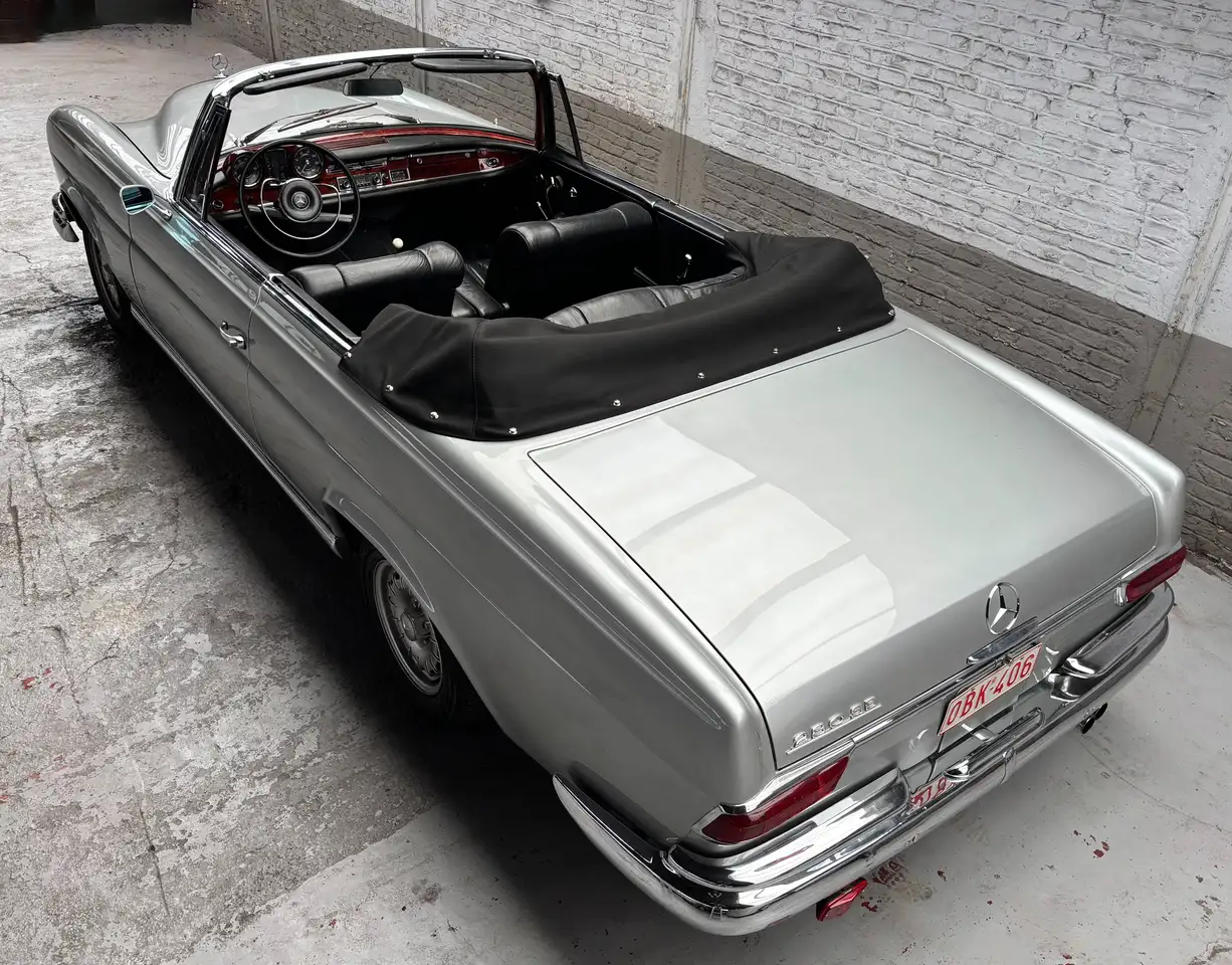 Mercedes-Benz 250SE Convertible (W111), foto 6