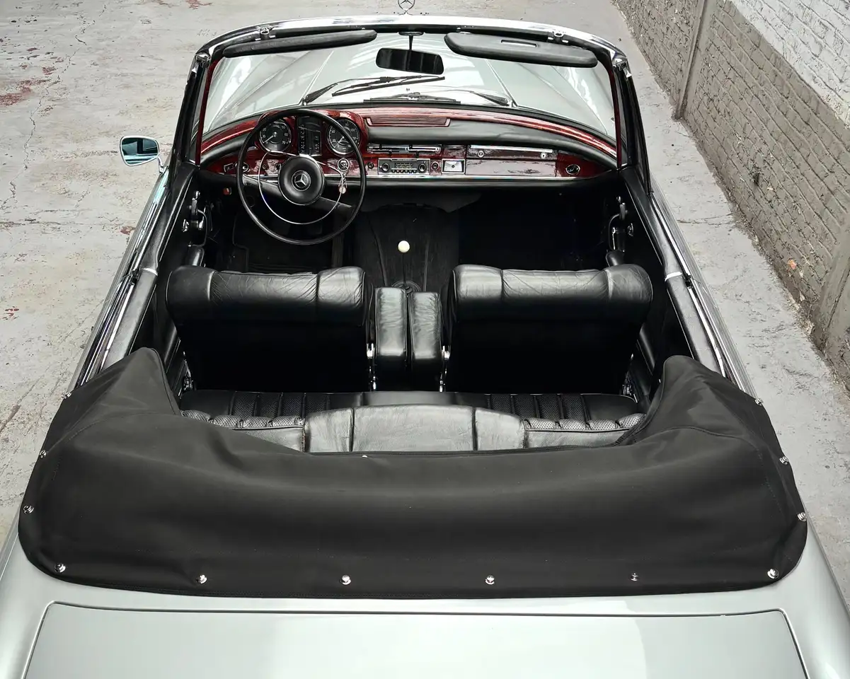 Mercedes-Benz 250SE Convertible (W111), foto 5