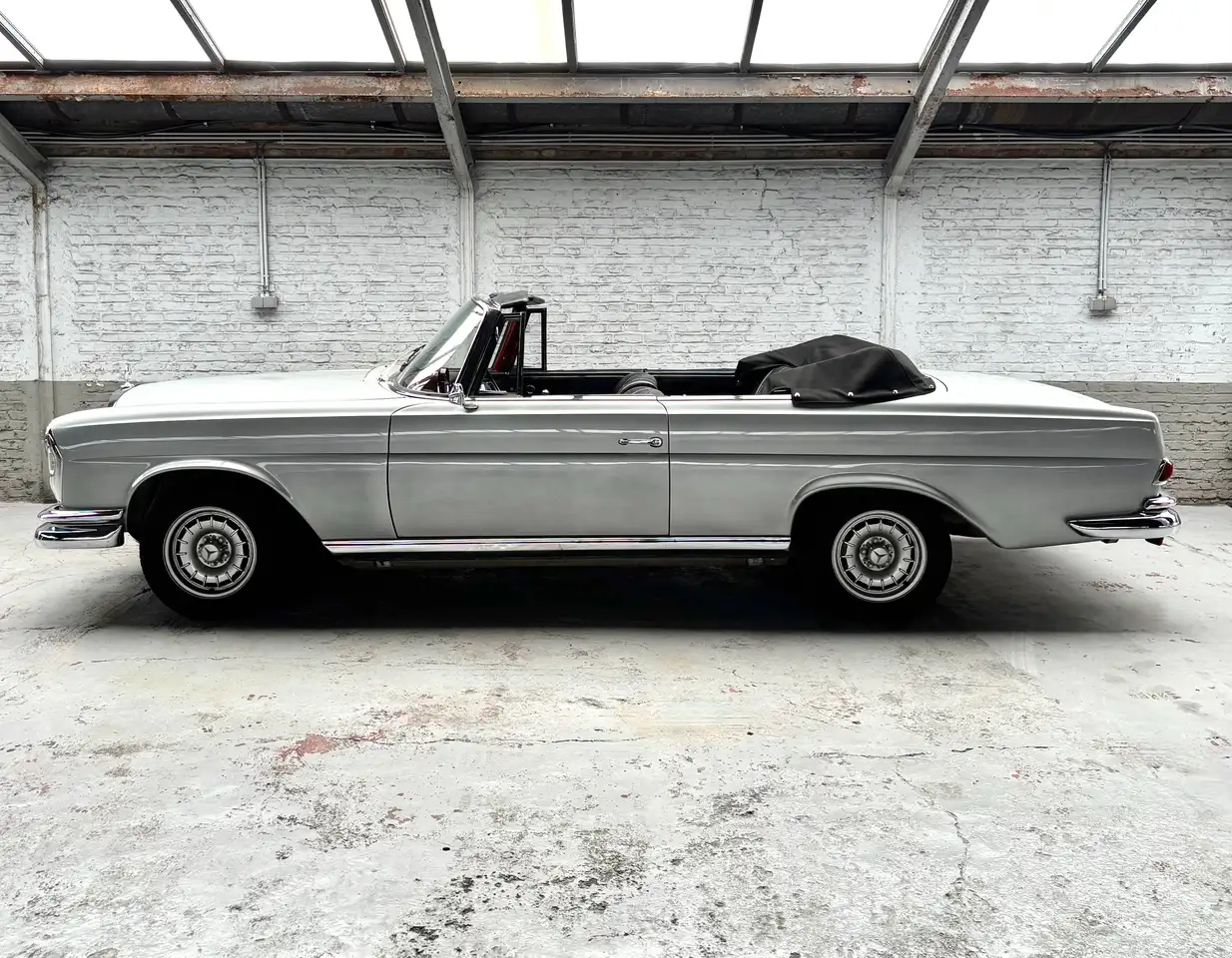 Mercedes-Benz 250SE Convertible (W111), foto 2