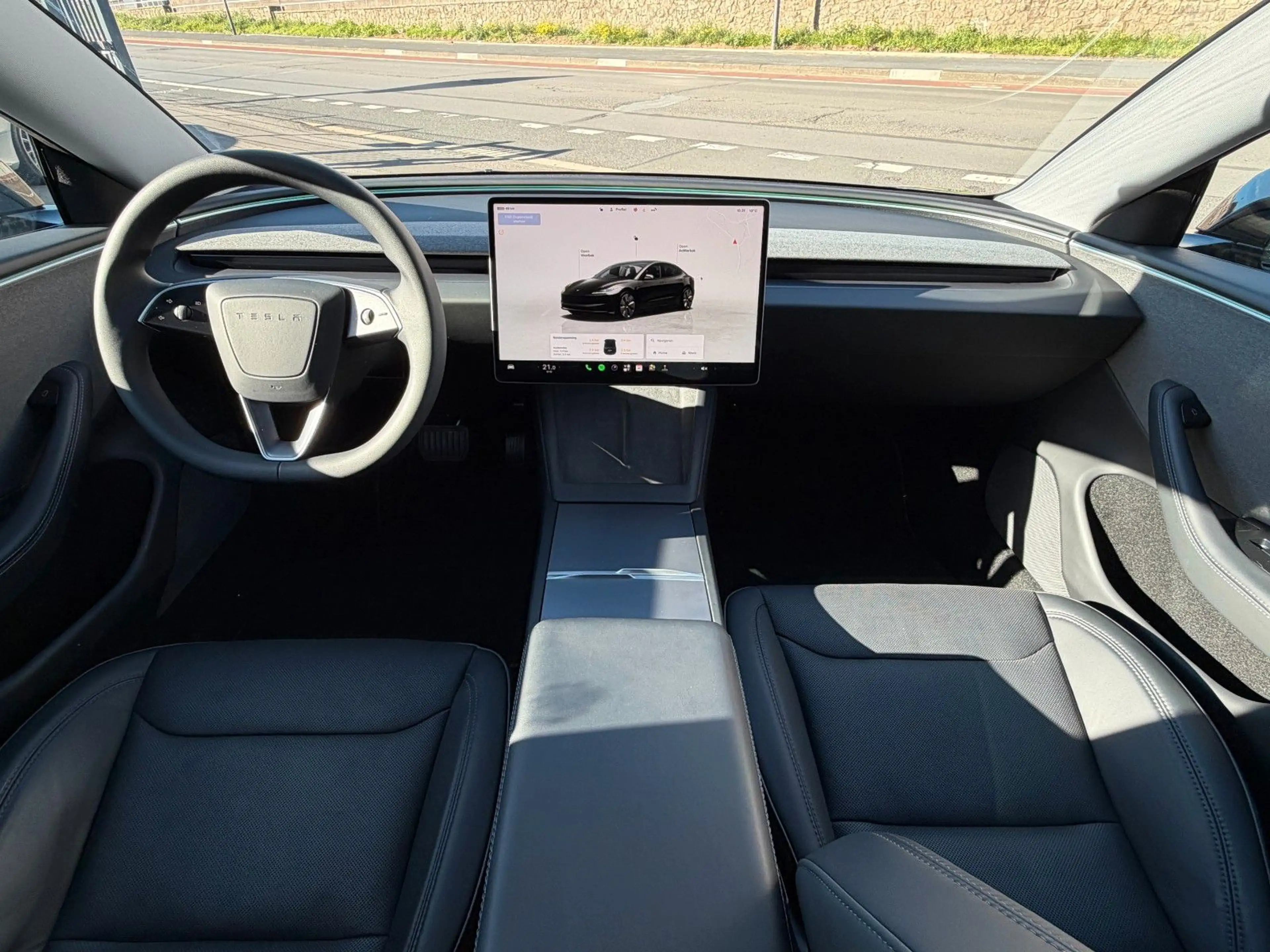 Tesla Model 3 RWD 1 Hand - Panoramadach /// — photo 13