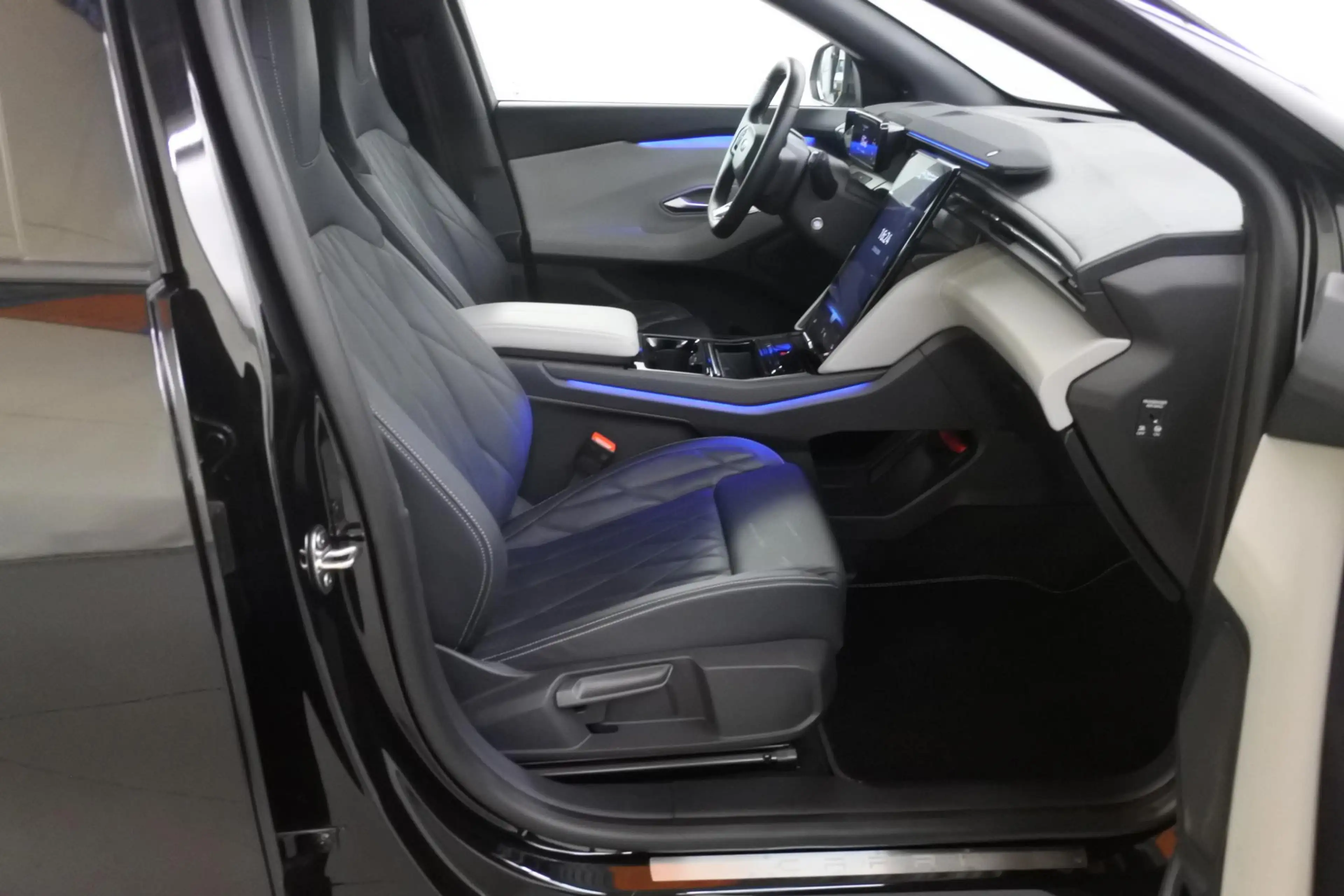 Ford Capri Premium Extended Range AWD 79 kWh — photo 5
