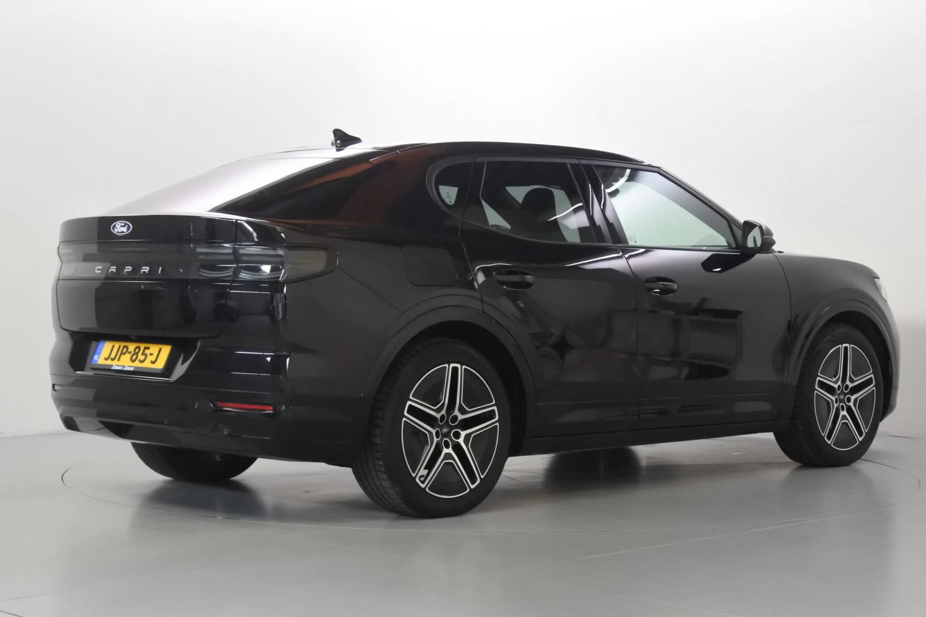 Ford Capri Premium Extended Range AWD 79 kWh — photo 2