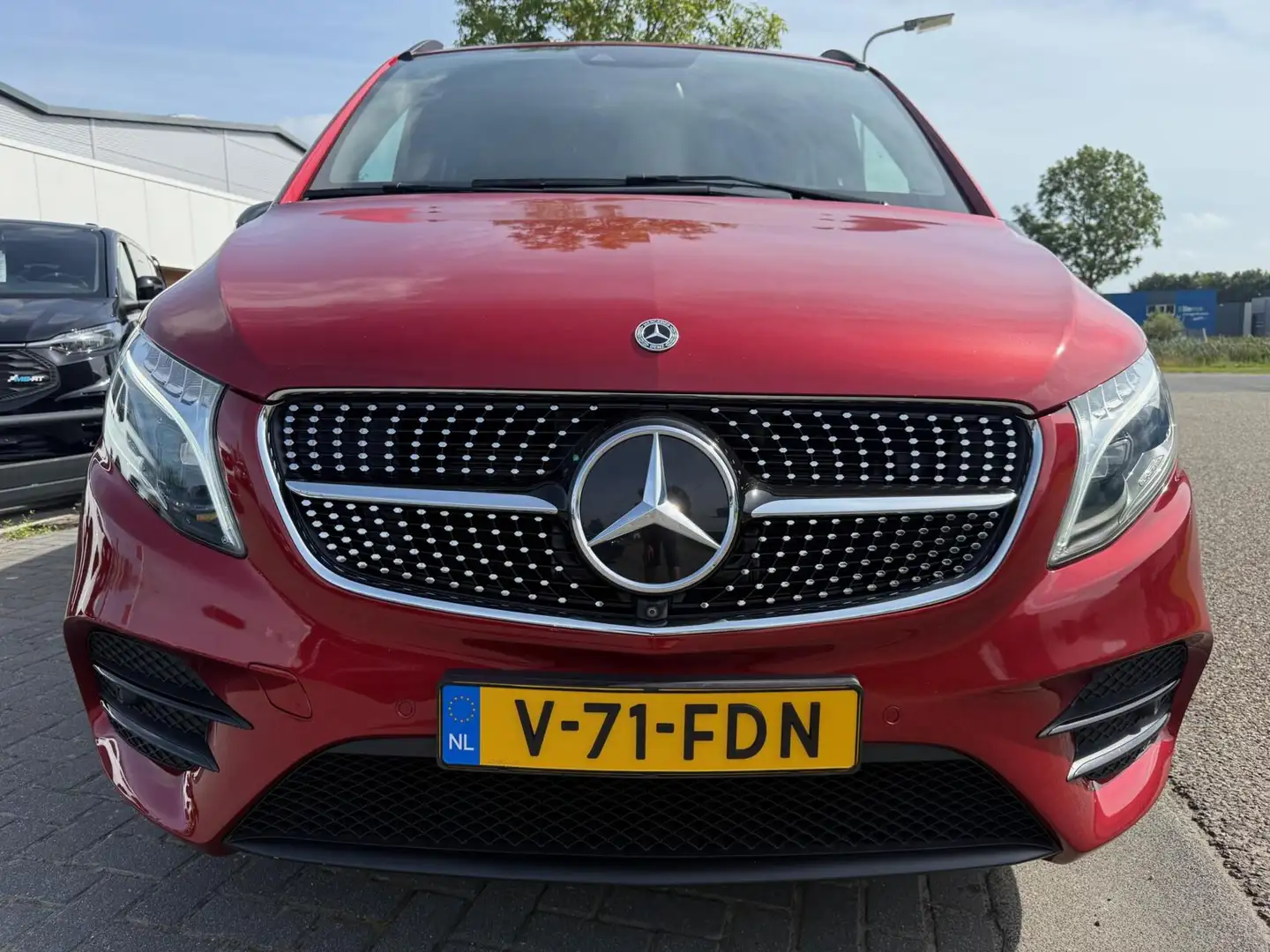 Mercedes-Benz V 300 300d 4-MATIC Lang DC AMG 239Pk Dubbele Cabine Avan Rouge - 2